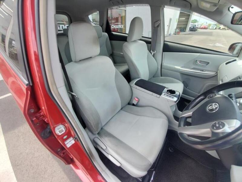 PRIUS ALPHA