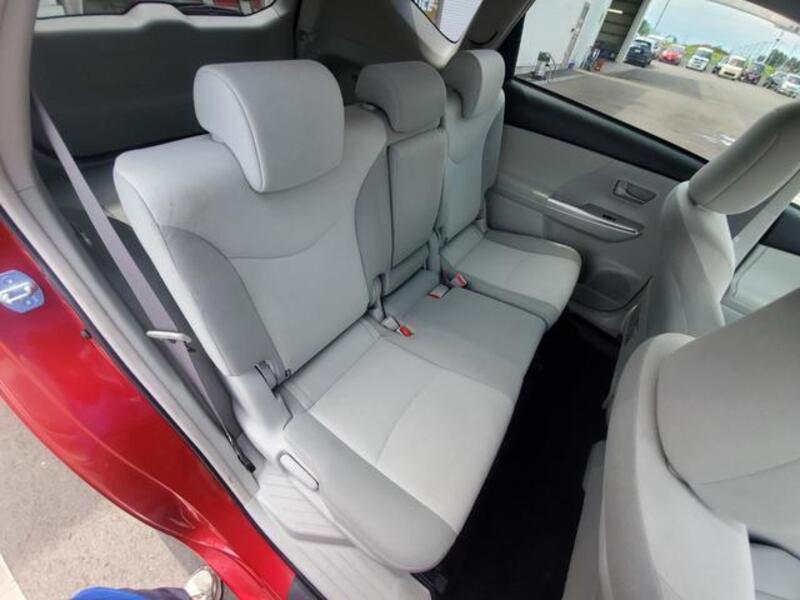 PRIUS ALPHA