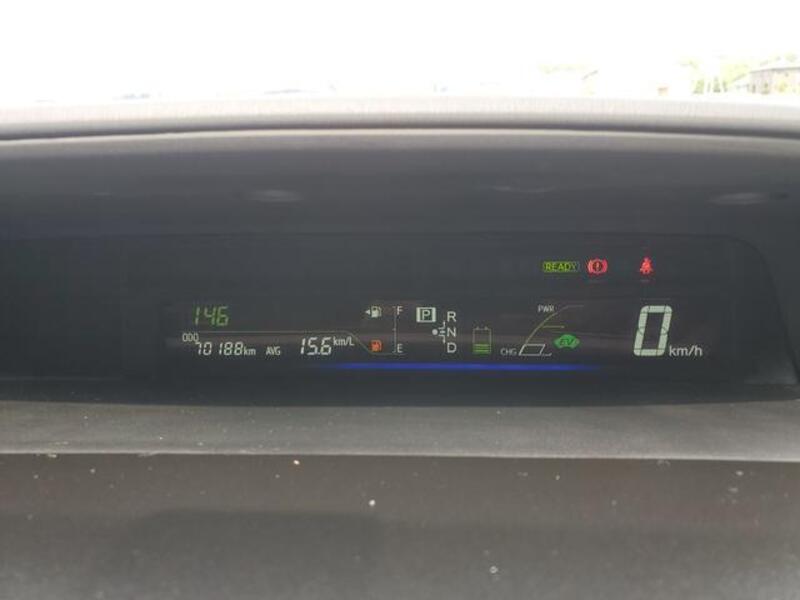 PRIUS ALPHA