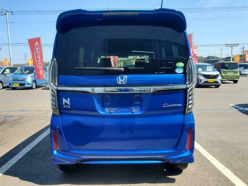 N BOX CUSTOM
