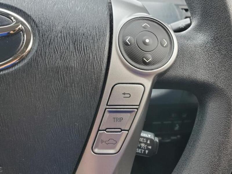 PRIUS ALPHA