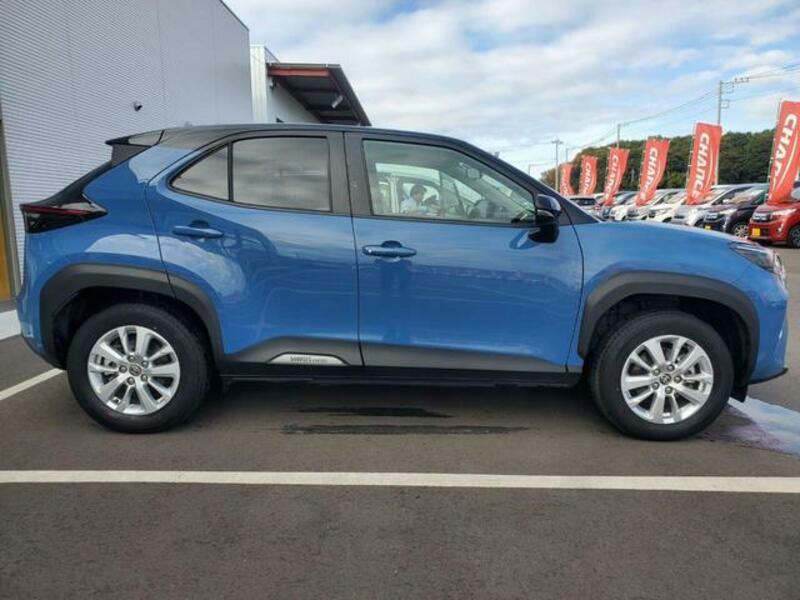 YARIS CROSS