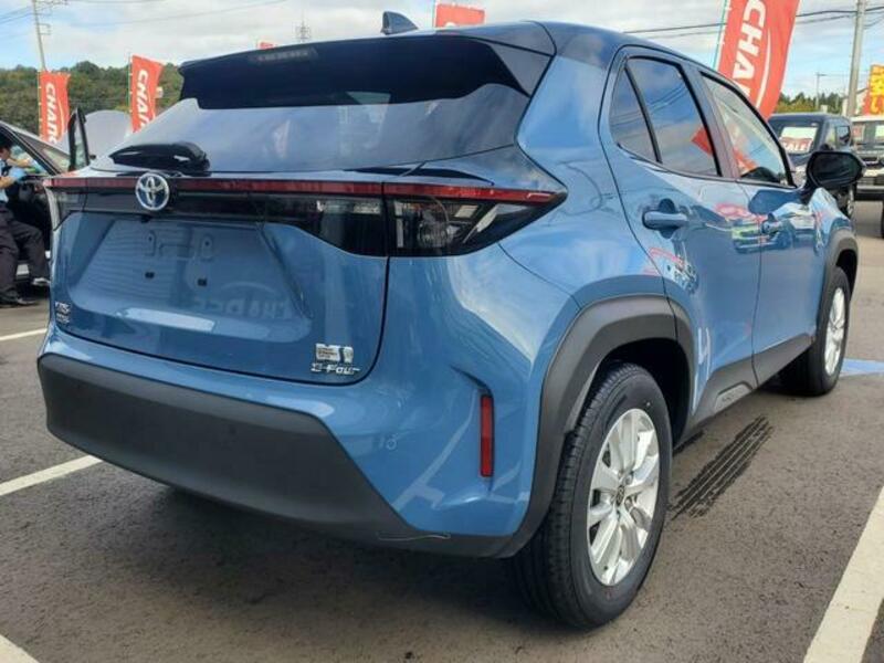 YARIS CROSS