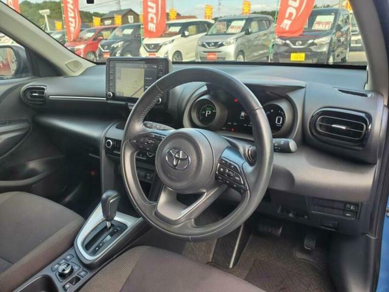 YARIS CROSS