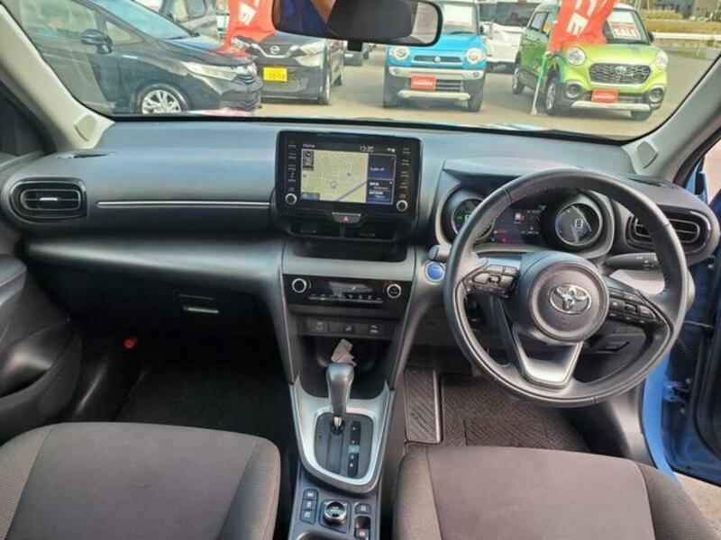 YARIS CROSS