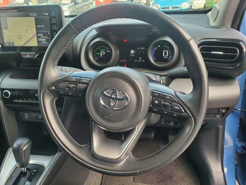 YARIS CROSS