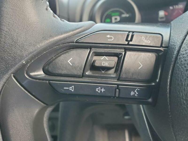 YARIS CROSS