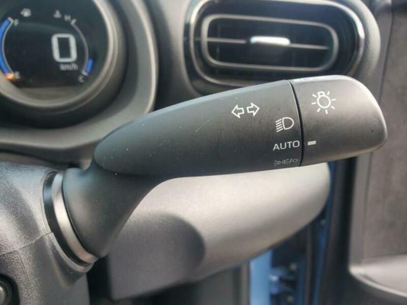 YARIS CROSS