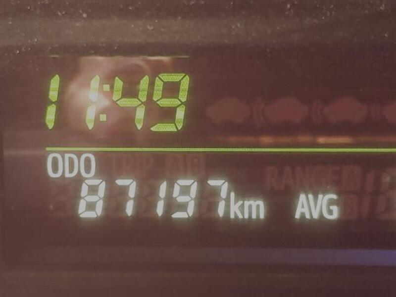 PRIUS ALPHA