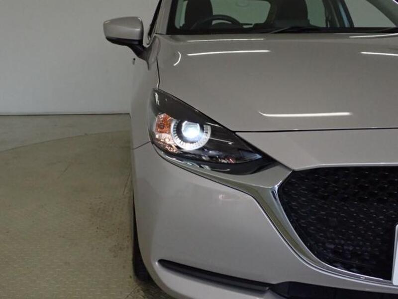 MAZDA2