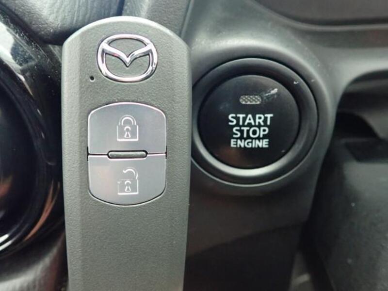MAZDA2
