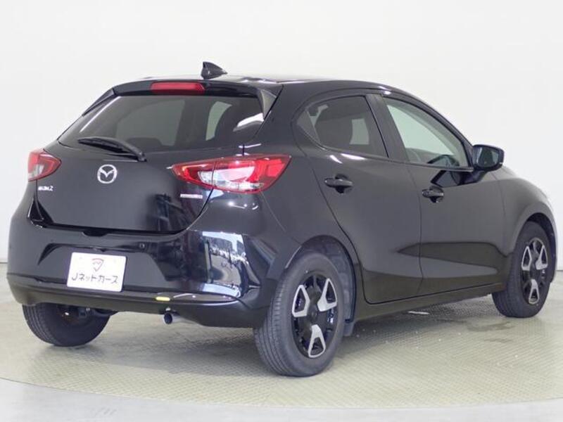 MAZDA2