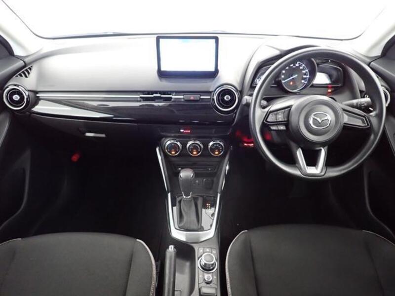 MAZDA2