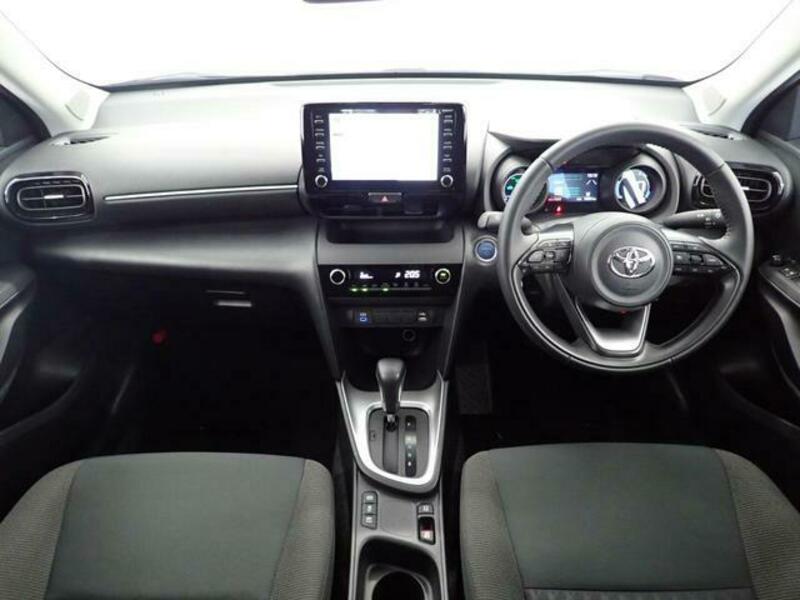 YARIS CROSS