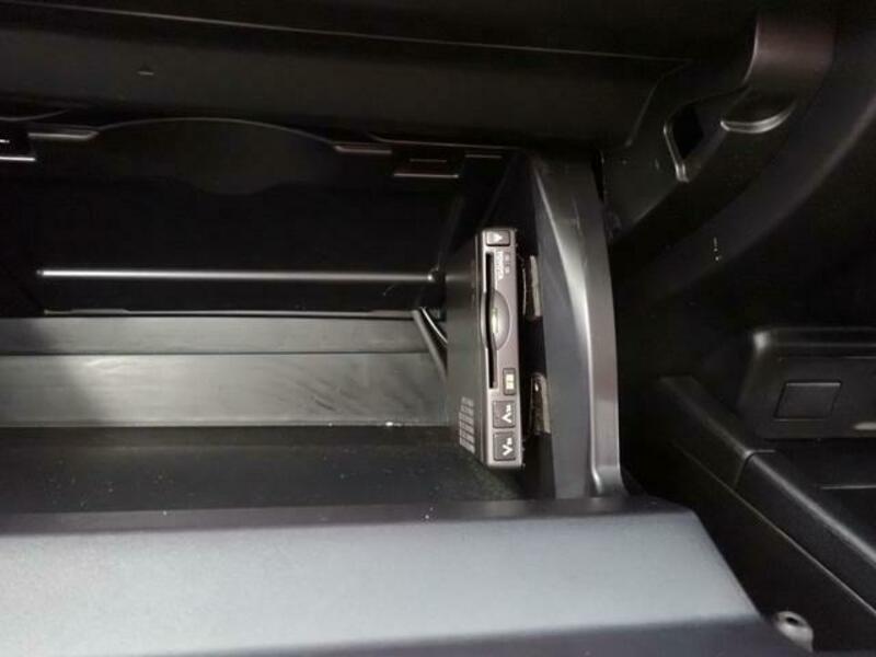 PRIUS ALPHA