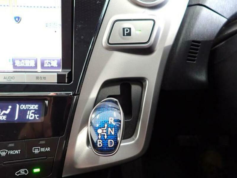 PRIUS ALPHA
