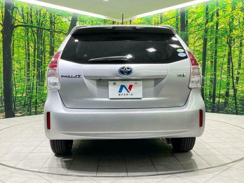 PRIUS ALPHA