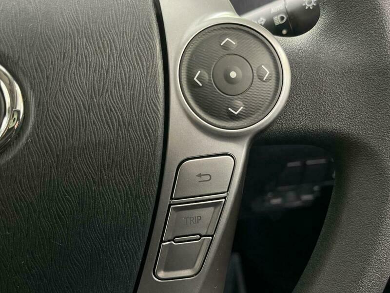 PRIUS ALPHA