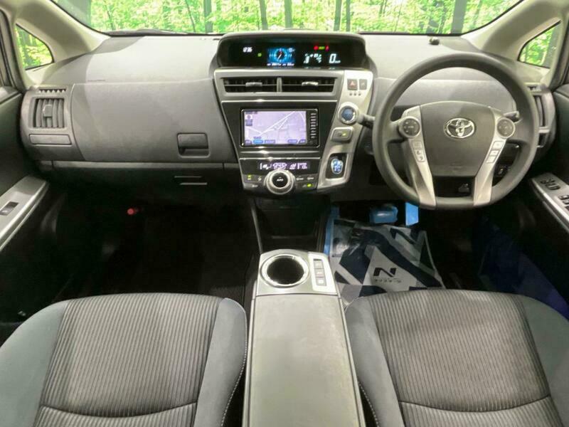 PRIUS ALPHA