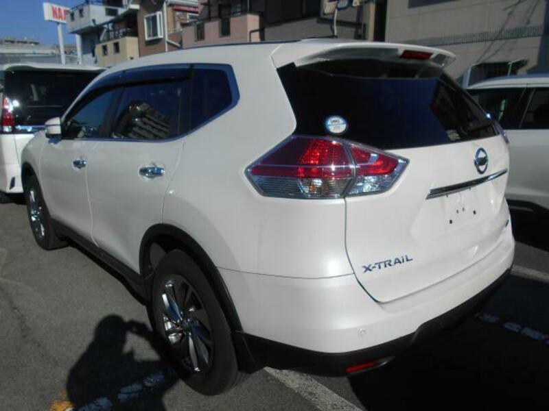 X-TRAIL-1