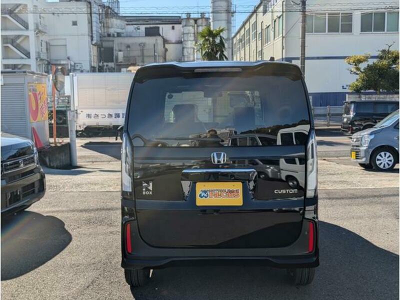 N BOX CUSTOM