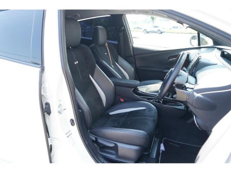 PRIUS PHV