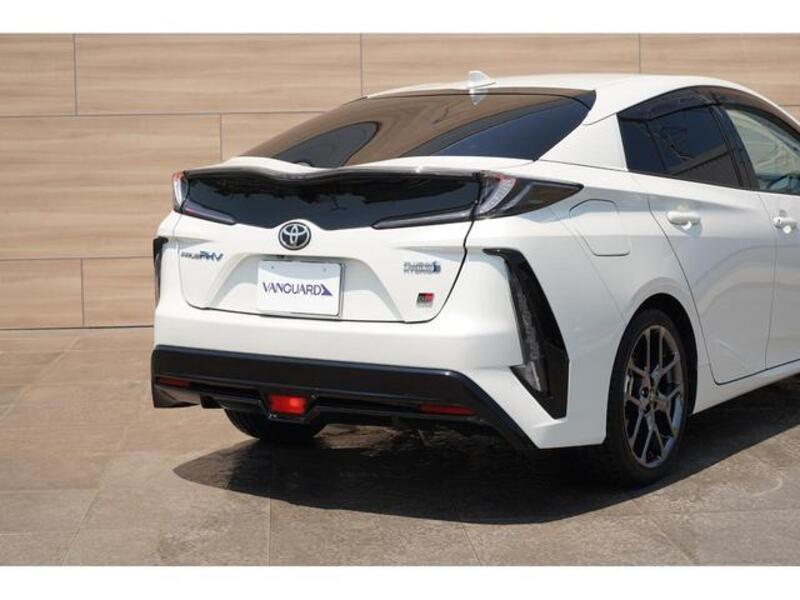 PRIUS PHV