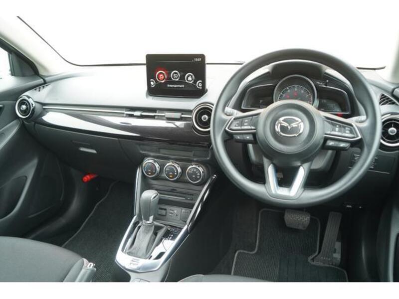 MAZDA2