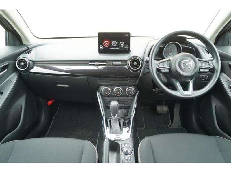 MAZDA2