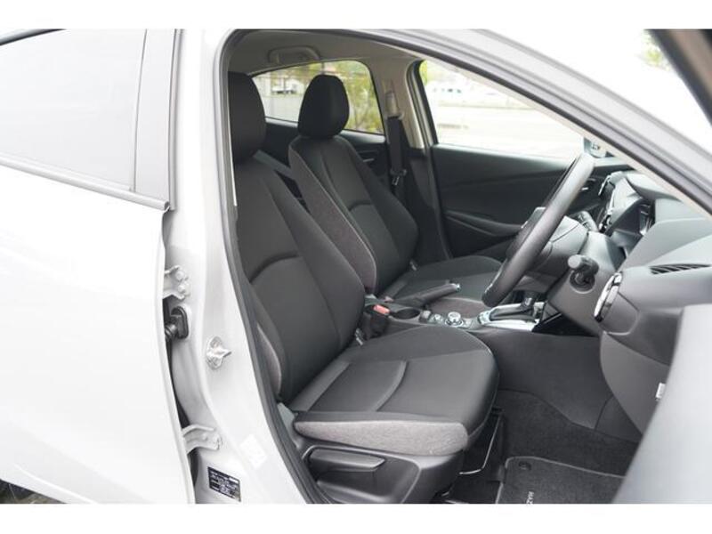MAZDA2