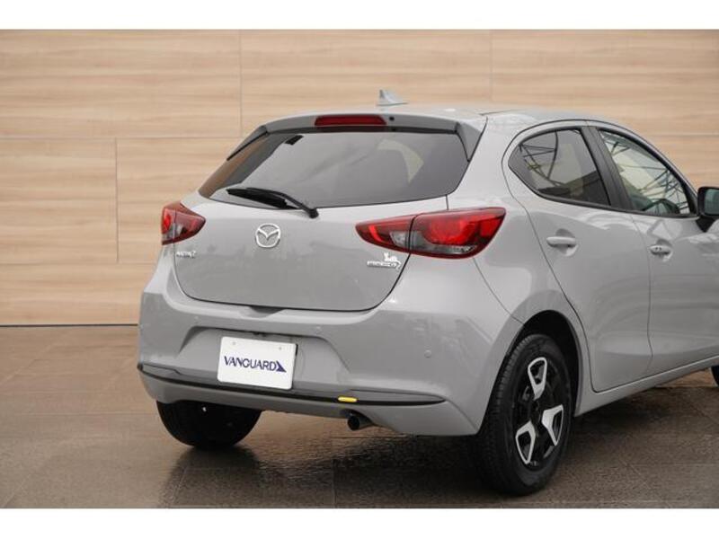 MAZDA2