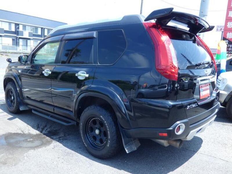 X-TRAIL