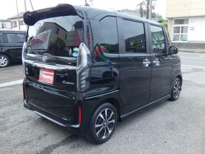 N BOX CUSTOM