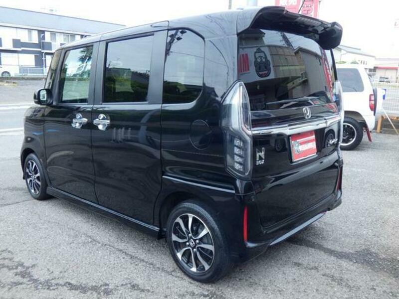 N BOX CUSTOM