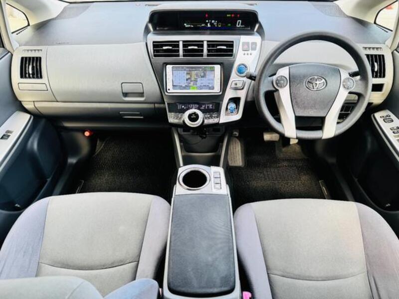 PRIUS ALPHA