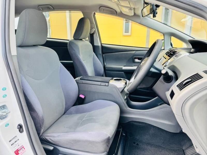 PRIUS ALPHA