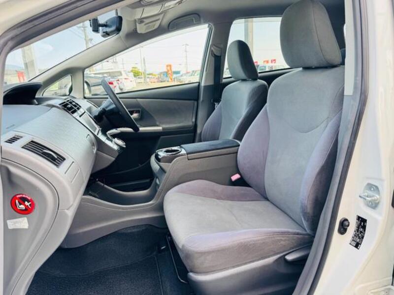 PRIUS ALPHA