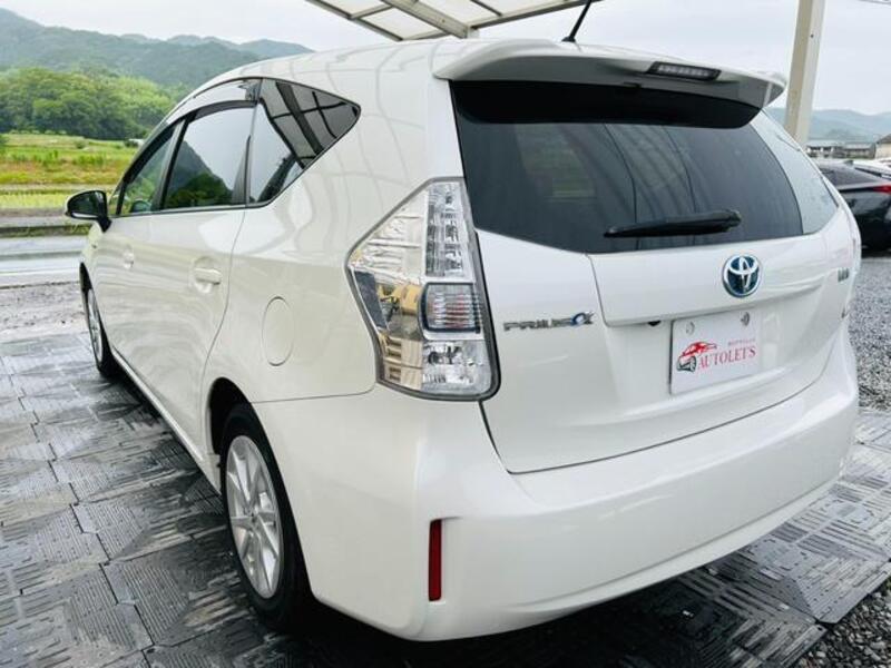 PRIUS ALPHA