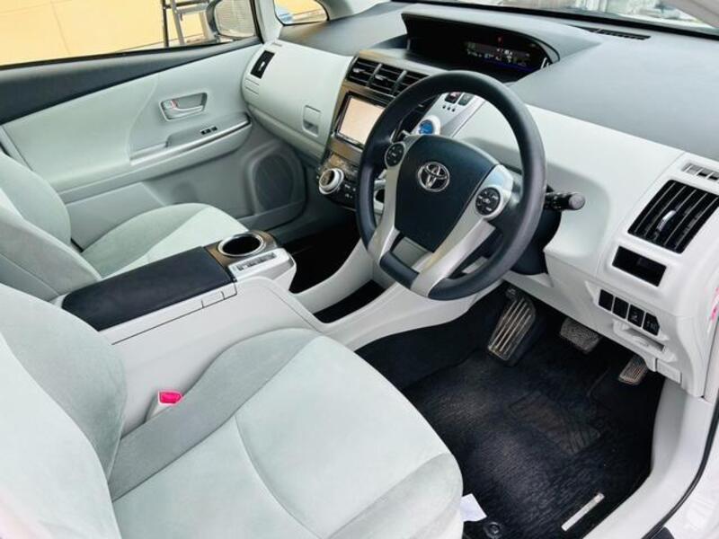PRIUS ALPHA