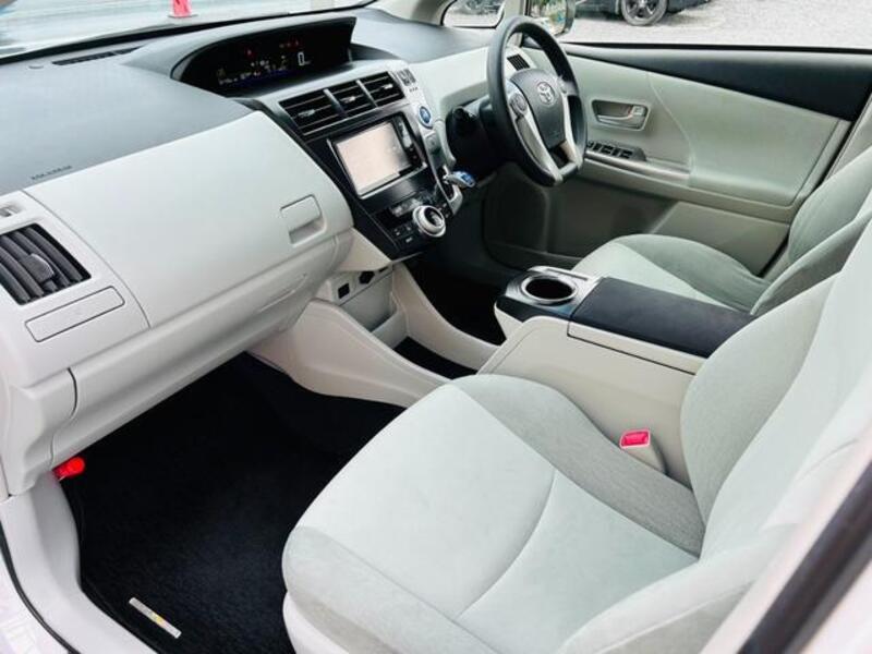 PRIUS ALPHA