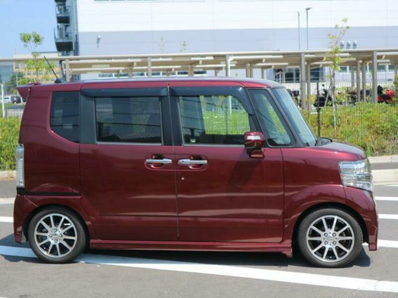 N BOX CUSTOM