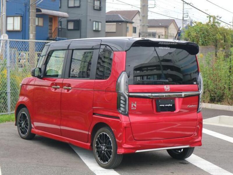 N BOX CUSTOM