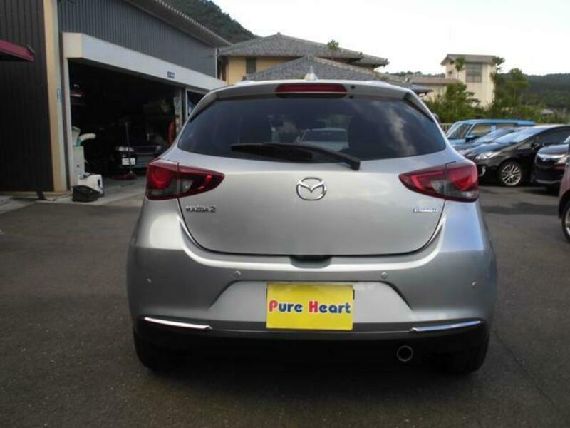 MAZDA2