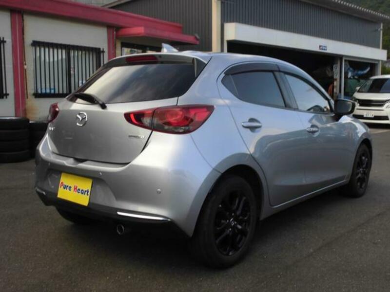 MAZDA2