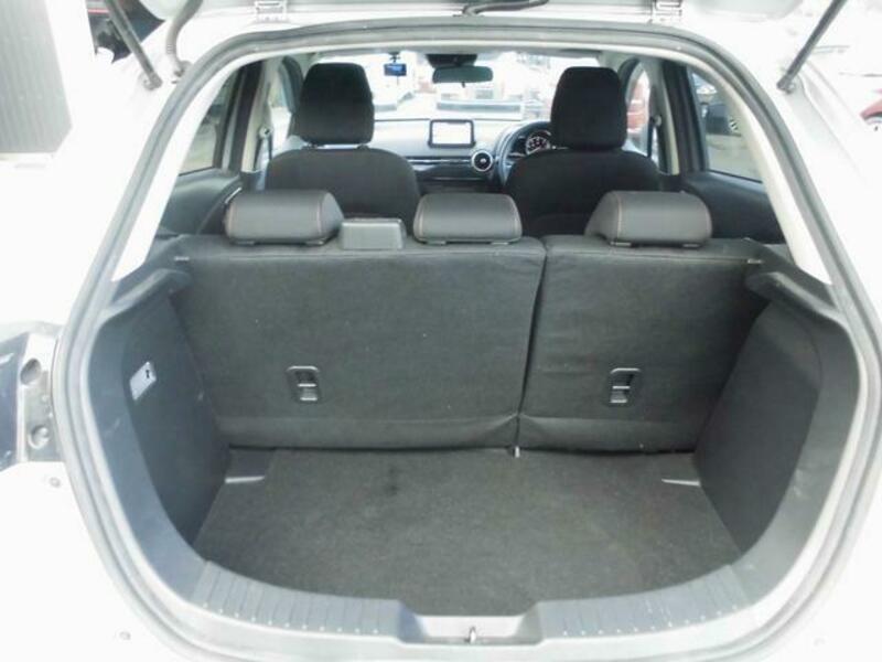 MAZDA2