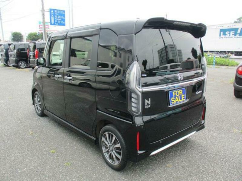 N BOX CUSTOM