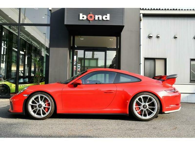 911