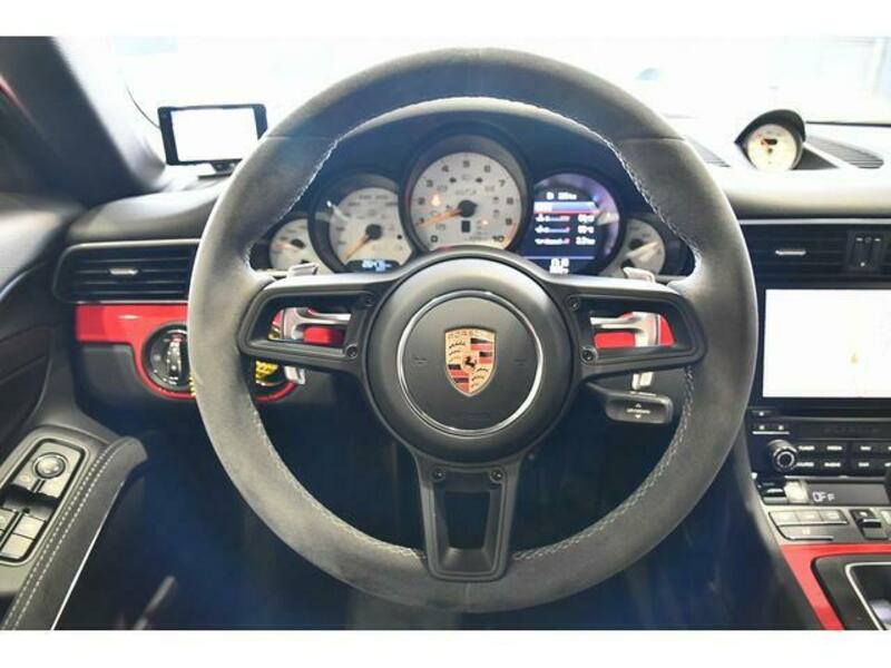 911