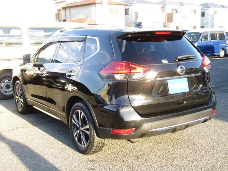 X-TRAIL