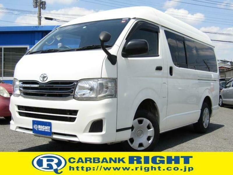 TOYOTA HIACE VAN
